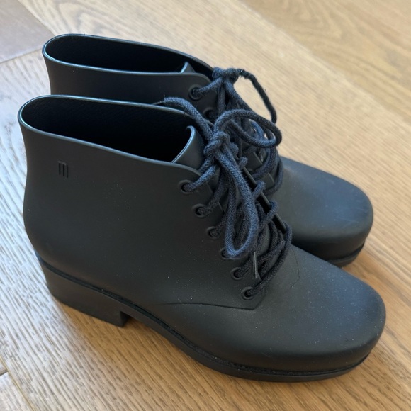 Mini Melissa Stellar Lace Up Ankle Boots Kids - EUC - Girls Size 1 - Black - Picture 3 of 7